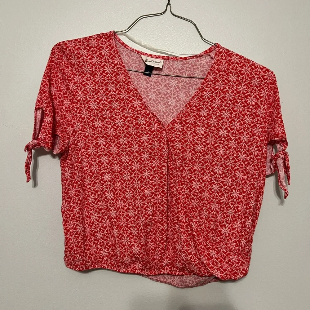 Universal Threads Target Crop Top - Picture 1 of 3